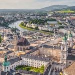 Vogelperspektive von Salzburg soll motivieren Salzburger Singles kennenzulernen