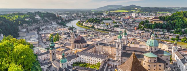 Vogelperspektive von Salzburg soll motivieren Salzburger Singles kennenzulernen